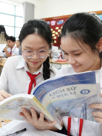 Bình đẳng tất cả sách giáo khoa được phê duyệt