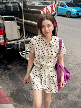 Họa tiết chấm bi đang được các sao châu Á ưa chuộng mùa này