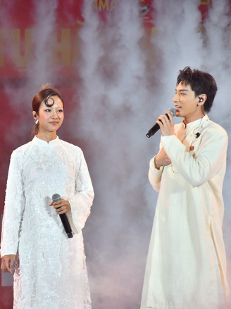 Dàn sao Việt đình đám cùng lên chuyến xe ‘Tự hào Việt Nam’