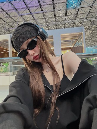 Nâng tầm phong cách cá tính với phụ kiện tai nghe chụp đầu