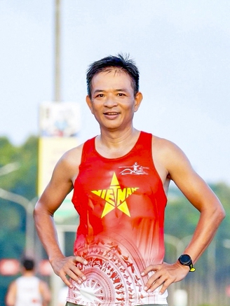 Chạy bộ 800 km về thành phố mang tên Bác: Hành trình chinh phục bản thân