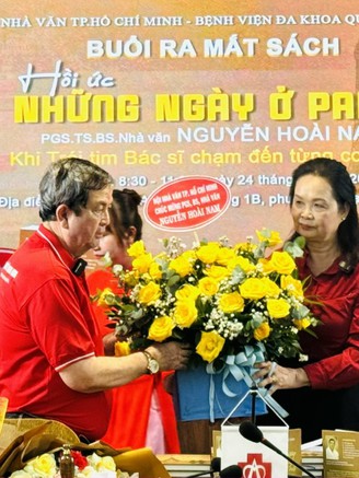 'Những ngày ở Paris' khác lạ dưới góc nhìn của nhà văn Nguyễn Hoài Nam