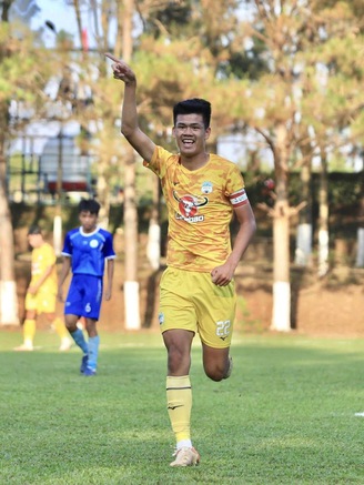 Nóng: Đội tuyển Việt Nam gọi trung vệ cao 1,96 m của HAGL, Doãn Ngọc Tân tái xuất, vắng bóng Nguyễn Filip