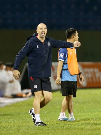 Đội CAHN làm việc với ban huấn luyện để chấn chỉnh tác phong, bảo vệ hình ảnh CLB