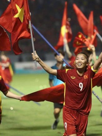 Tinh thần Việt Nam rực cháy giữa năm châu