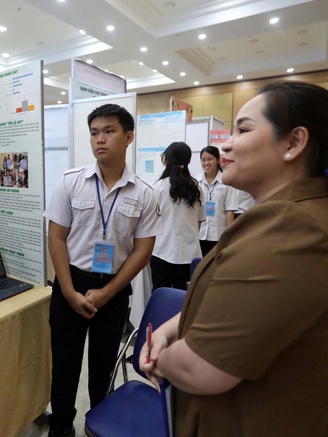 Giáo dục hạnh phúc mới là điều đáng theo đuổi