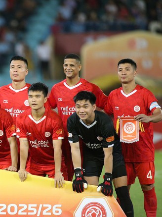 Đằng sau toan tính ‘lạ’ của HLV Kim Sang-sik ở vị trí thủ môn