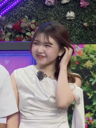 Bếp trưởng trổ tài nấu ăn trên show hẹn hò, chinh phục được cô giáo xinh đẹp