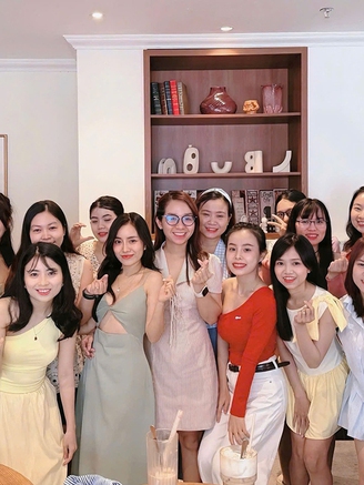Cuộc hội ngộ của các cô gái cao dưới 1,5 m