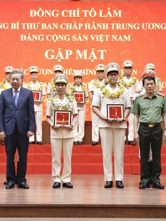 Giữ Tổ quốc bình yên: Thượng úy trẻ giữ bình yên cho làng biển Xuân Cảnh