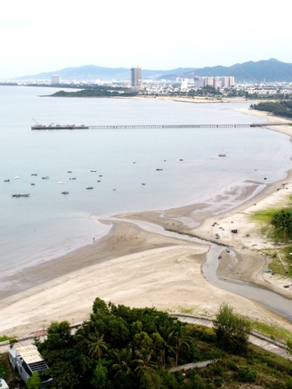 Người dân góp ý 'chỉ nên lấn một phần' vịnh Đà Nẵng, Sở Xây dựng nói gì?
