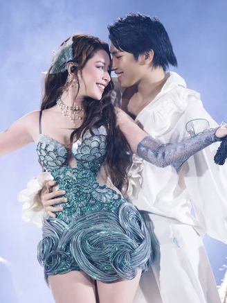 Chi Pu hóa mỹ nhân ngư khuấy đảo đêm nhạc 'Siren Calling'