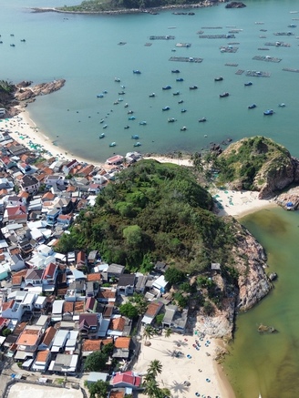 Những ngôi làng tuyệt đẹp ven biển: Làng chài cổ độc đáo bên vịnh Xuân Đài