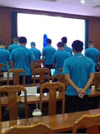 Các thầy và đồng nghiệp mặc niệm thương nhớ trọng tài Trần Đình Thịnh: Nơi Còi bạc từng thuộc về…