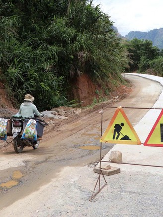 Dở dang dự án tái thiết đường hàng trăm tỉ đồng
