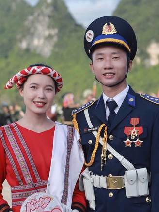 Cặp đôi tham gia đội hình diễu binh A80 chia sẻ kỷ niệm đáng nhớ