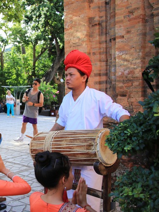 Tiếng kèn Saranai nơi tháp nắng