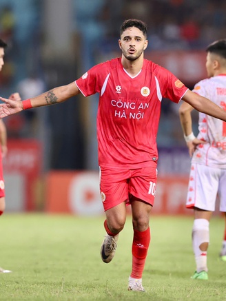 Bảng xếp hạng V-League mới nhất: Ninh Bình rơi xuống tốp 2, HAGL vẫn áp chót