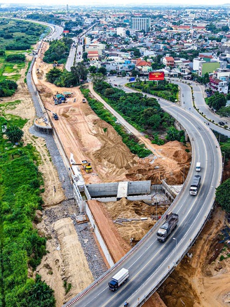 Cận cảnh dự án kè 380 tỉ đồng bên sông Trà Khúc