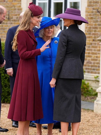 Cuộc 'đối đầu' về thời trang giữa Melania Trump và Công nương Kate