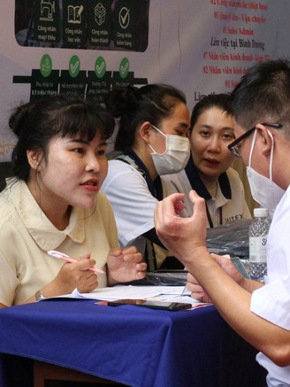 Nhiều việc làm đang cần tuyển gấp, có mức lương đến 25 triệu đồng/tháng