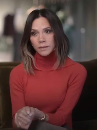 Victoria Beckham rơi nước mắt kể chuyện kinh doanh thua lỗ hàng triệu USD