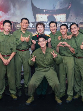 'Mưa đỏ' cán mốc 400 tỉ đồng, tiếp tục phá loạt kỷ lục phim Việt