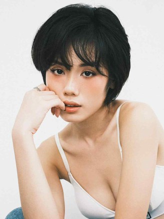 Vẻ quyến rũ của 2 mỹ nhân đóng 'Tử chiến trên không' đang gây sốt