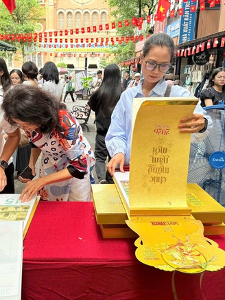 Bộ lịch cực đại tái hiện lịch sử Việt Nam - những dấu mốc thiêng liêng 