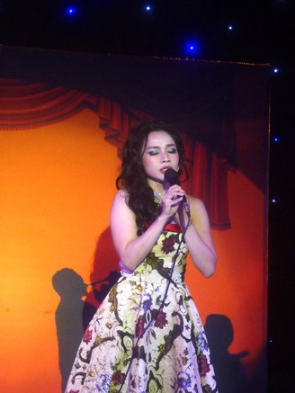 'Hạc Vỹ Lan': Khi phòng trà hóa thành sân khấu trinh thám