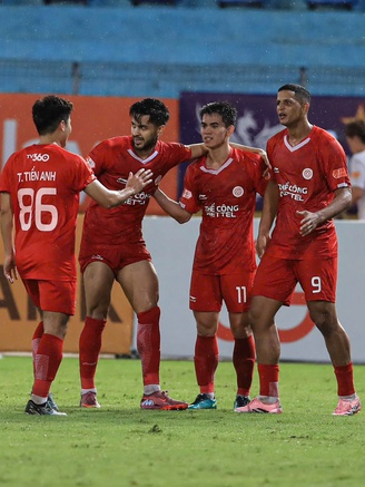 Lịch thi đấu V-League mới nhất: Đại chiến đua vô địch lẫn trụ hạng, sẽ có HLV ‘bay’ ghế! 