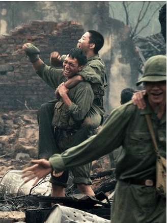 Khán giả bình phim Việt: Đừng so sánh ‘Mưa đỏ’ với phim của Trấn Thành, Lý Hải