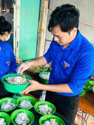 Bún riêu 0 đồng chia sẻ yêu thương