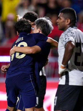 Đội tuyển Thái Lan thắng đối thủ kém 48 bậc, vào chung kết: CĐV vẫn chỉ trích