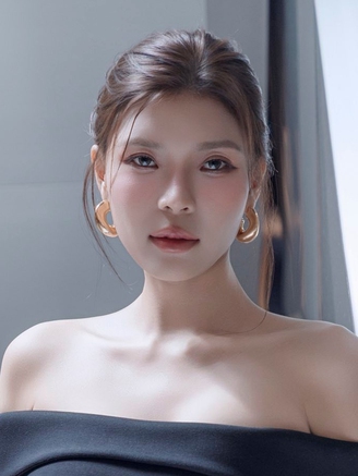 Thúy Diễm lên tiếng khi bị phản ứng tiêu cực về cảnh hôn bạn diễn nam