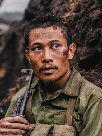 'Mưa đỏ' vượt mốc 500 tỉ đồng