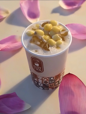 Đưa sen Huế vào ly trà sữa