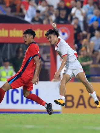 U.23 Việt Nam 1-0 U.23 Singapore: Chiến thắng nhọc nhằn!