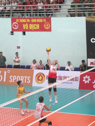 Đàn em Thanh Thúy thất thủ trước các cô gái trẻ bóng chuyền Thông tin 