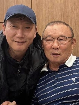 Truyền thông Hàn Quốc: HLV Kim Sang-sik làm được điều ông Park chưa thể, tạo 'phép màu' cho bóng đá Việt Nam