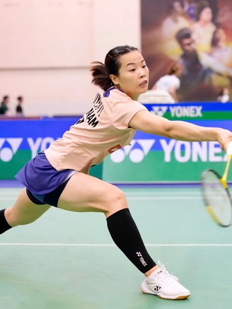 Nguyễn Thùy Linh ngược dòng đánh bại cựu vô địch cầu lông thế giới người Ấn Độ