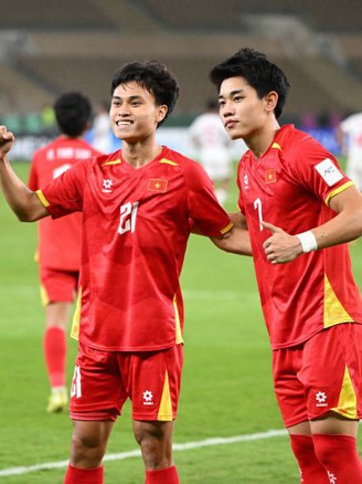 Minh Phúc từng khóc khi bị ‘cấm’ theo bóng đá khiến gia đình phải họp khẩn và cái kết…