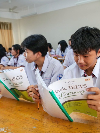 Tuyển sinh ĐH 2026: Mức điểm cộng chứng chỉ IELTS nên thế nào?