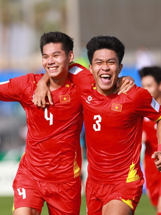 Hiểu Minh viết tâm thư vô cùng cảm động: ‘Rơi nước mắt không phải vì nỗi đau thể xác’