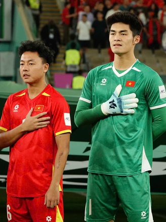 U.23 Việt Nam thua, nhưng Trung Kiên 'thắng': Thầy Kim trao suất bắt chính đội tuyển thay Văn Lâm?