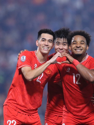 Lộ diện kênh phát trực tiếp trận Việt Nam tái đấu Malaysia: Xuân Son sát cánh dàn sao U.23?