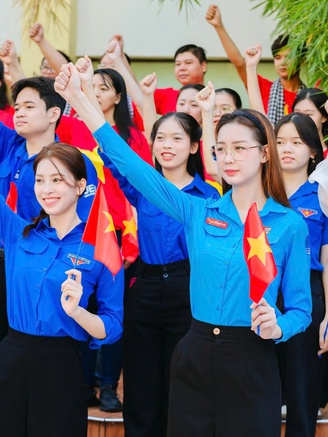 Đảng viên trẻ tự hào và vững tin theo Đảng