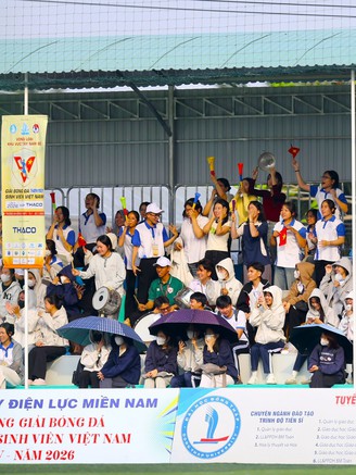 Sân 1.600 chỗ ngồi ‘hết sức chứa’ tại chung kết Tây Nam bộ TNSV THACO cup 2026