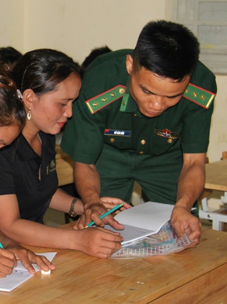 7 lớp học, 190 người biết chữ: Hành trình gieo chữ của một người lính