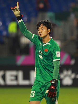 Người hùng Cao Văn Bình: Khiến U.23 Hàn Quốc ‘khóc ròng’, tài năng chẳng kém Trung Kiên